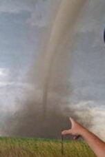 Nonton Film In the Eye of the Storm: Chasers Season 1 Episode 3 Bioskop21