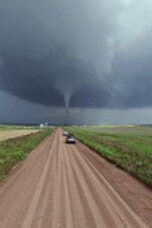 Nonton Film In the Eye of the Storm: Chasers Season 1 Episode 4 Bioskop21